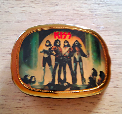 Vintage 1977 kiss - vintage, love
